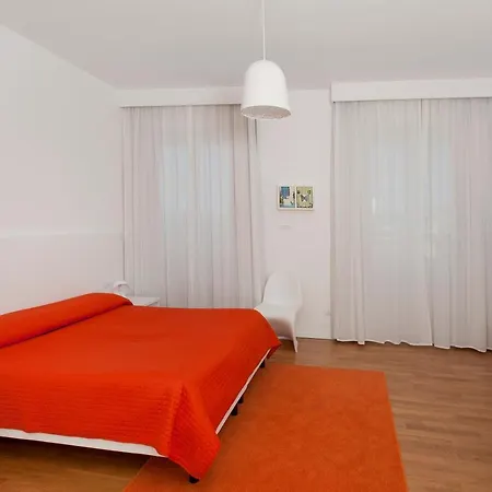 Ξενοδοχείο με διαμερίσματα Felix - Grandi Magazzini 3*