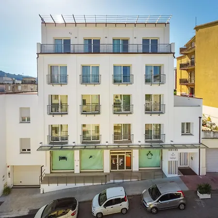 Ξενοδοχείο με διαμερίσματα Felix - Grandi Magazzini 3*