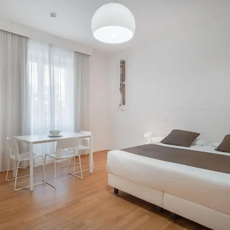 Ξενοδοχείο με διαμερίσματα Felix - Grandi Magazzini Νουόρο