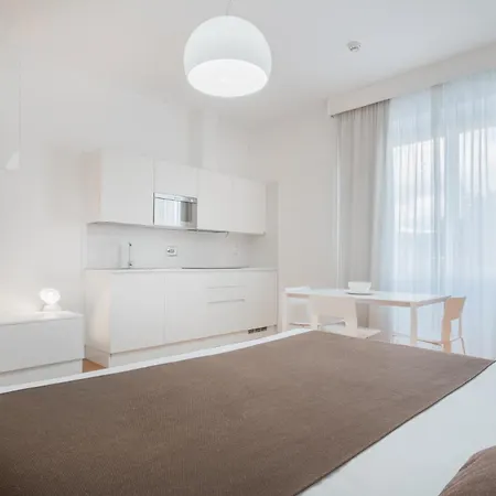 Ξενοδοχείο με διαμερίσματα Felix - Grandi Magazzini Νουόρο