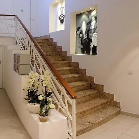 Felix - Grandi Magazzini Ξενοδοχείο με διαμερίσματα 3*